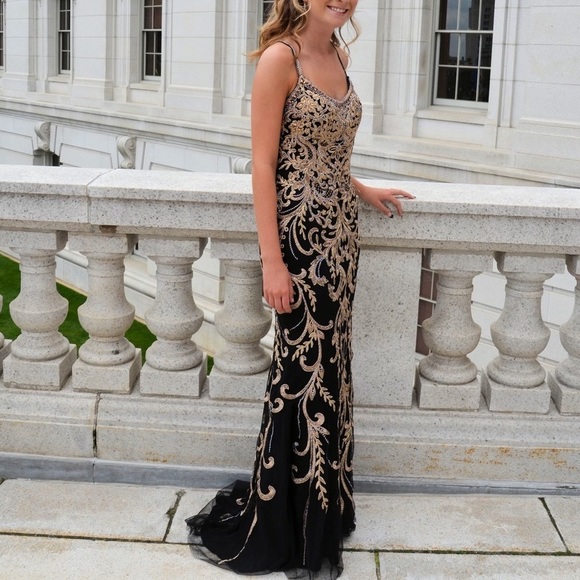 Black and white prom dress - Picture 4 of 7
